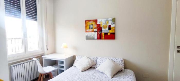 2 Bedroom Gem Near Milano Centrale Fast Wi Fi Kademy House Pokoj fotografie