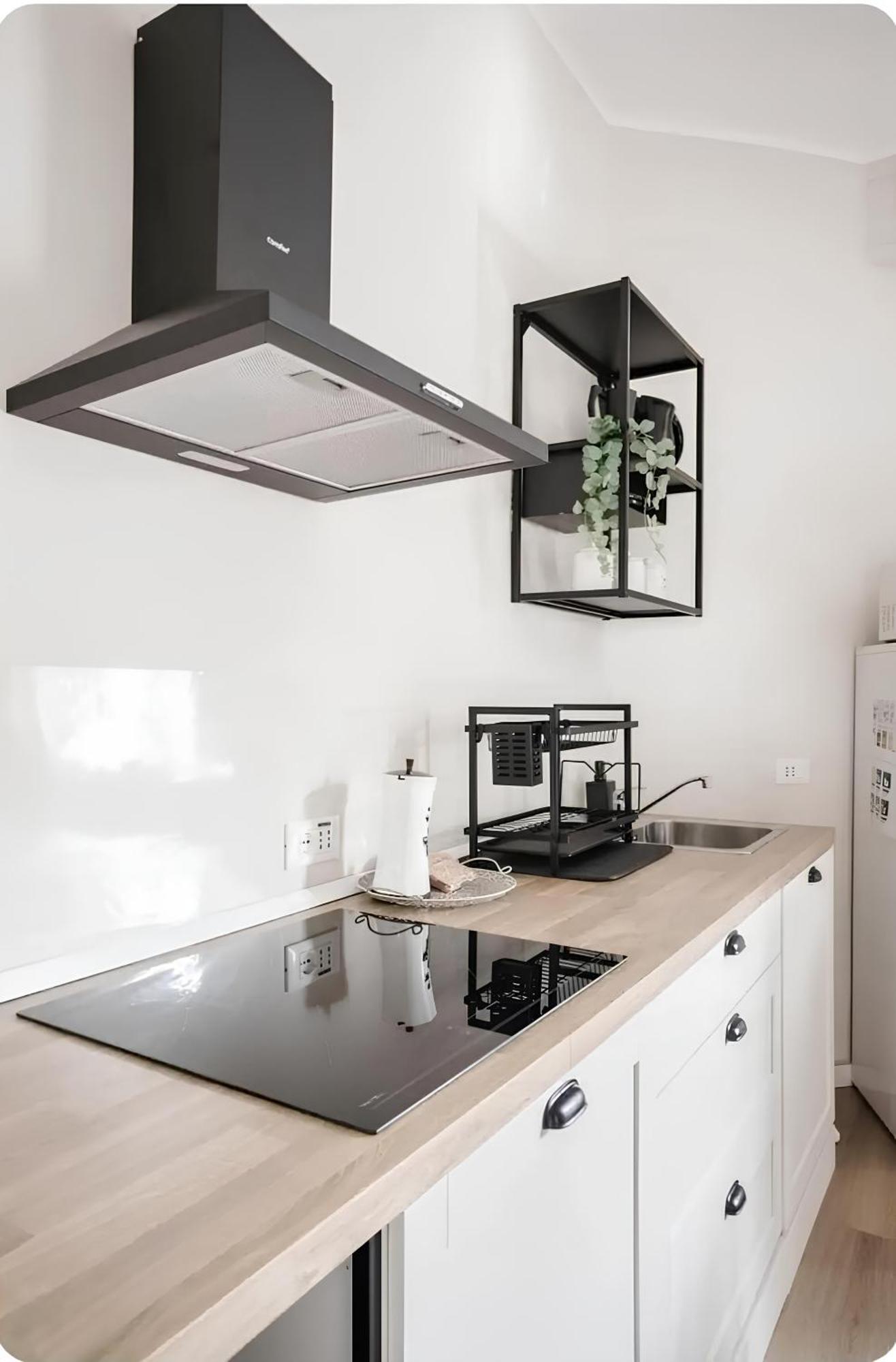 2 Bedroom Gem Near Milano Centrale Fast Wi Fi Kademy House Exteriér fotografie